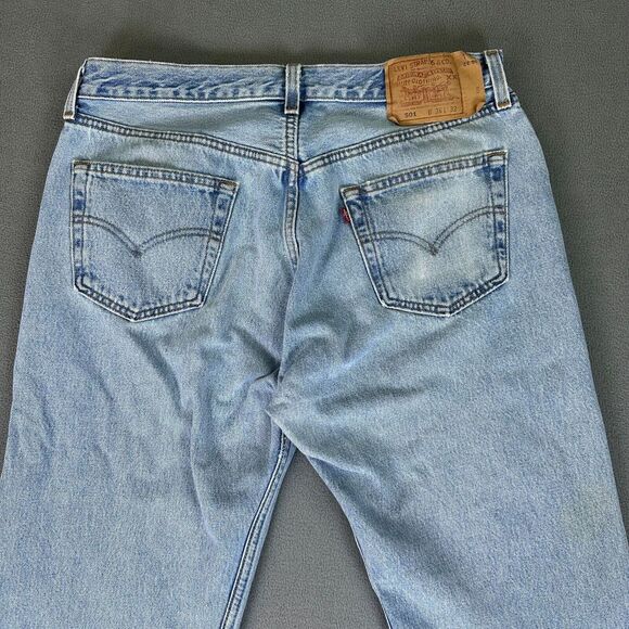 Vintage Levis 501 Jeans Mens 36x32 Blue Light Wash Button Fly made in USA - Picture 7 of 16